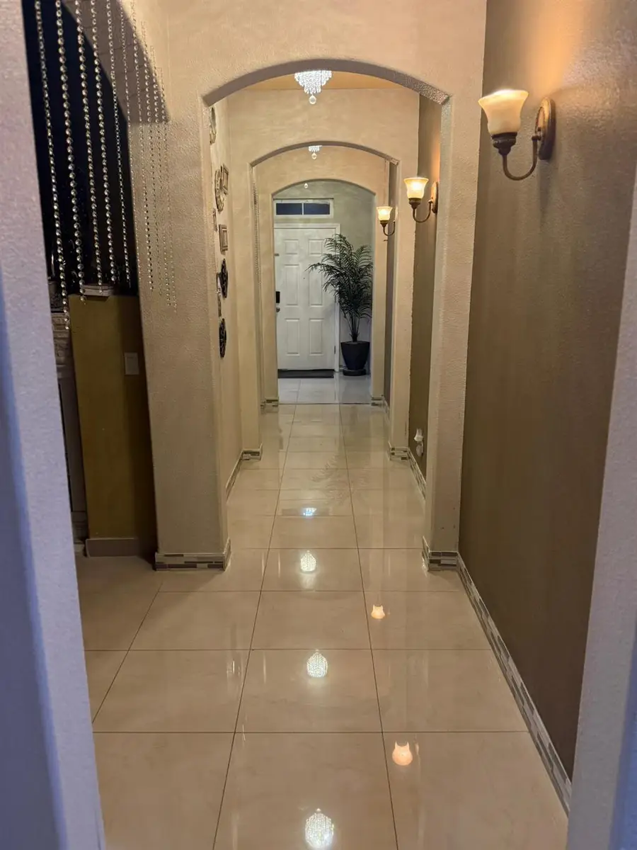 152 College Hill Way, Yuba City, CA 95993 - Image #2