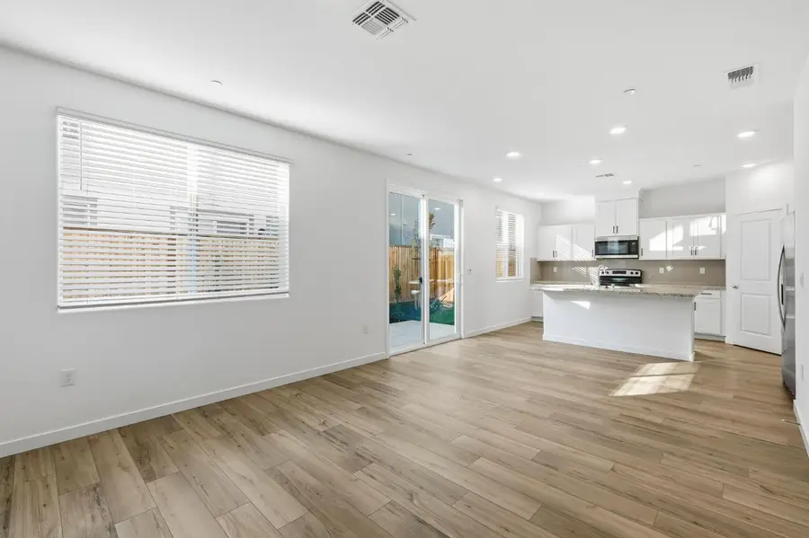 5220 El Paraiso Avenue, Sacramento, CA 95824 - Image #2