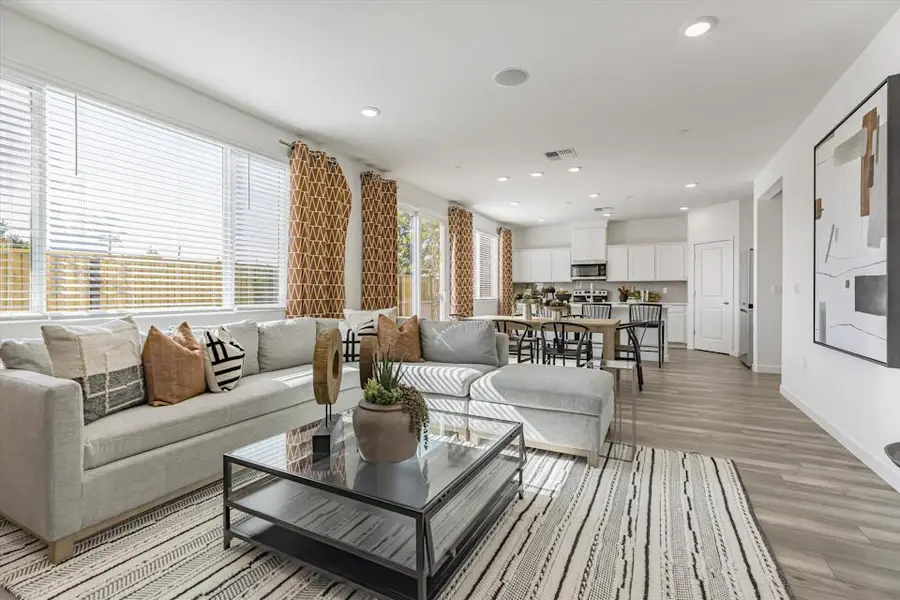 5206 Senesta Circle, Sacramento, CA 95824 - Image #3