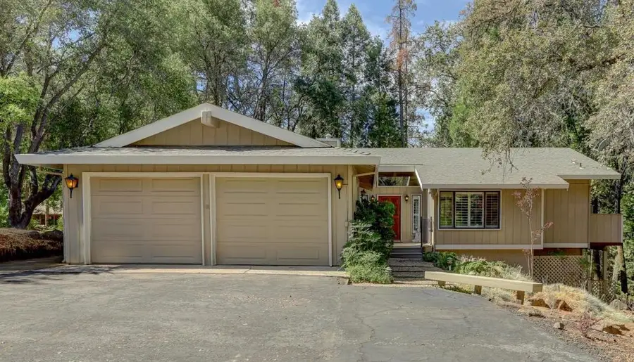 18367 Jayhawk Drive, Penn Valley, CA 95946 - Image #2