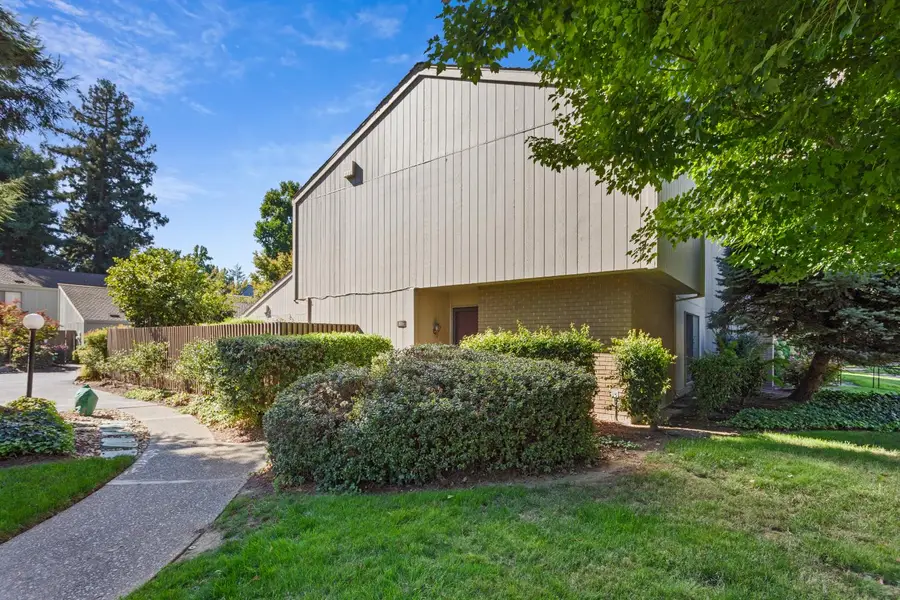 816 Elmhurst Circle, Sacramento, CA 95825 - Image #2