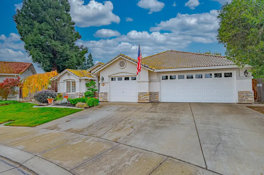 726 Nighthawk Court, Merced, CA 95340 - Image #2