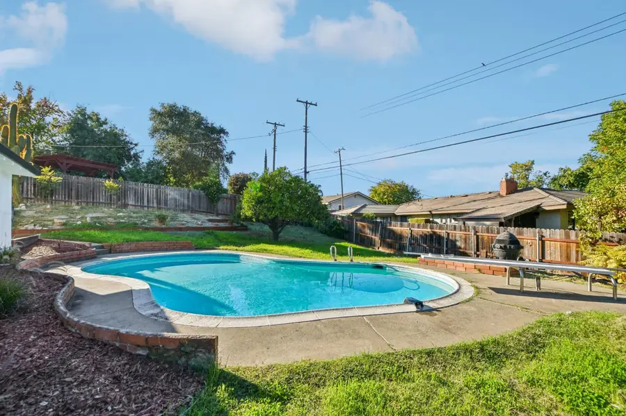 8005 Livorna Way, Fair Oaks, CA 95628 - Image #2