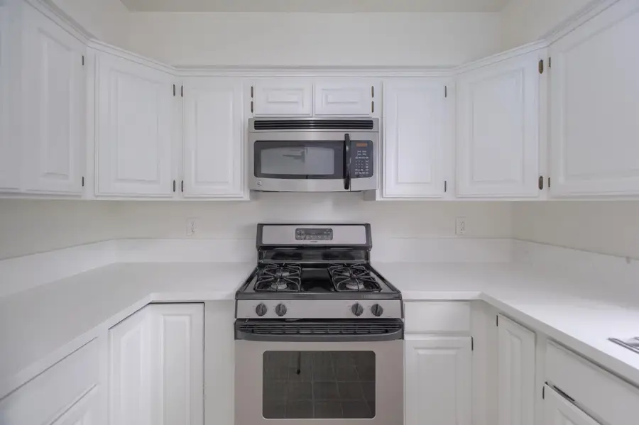 637 Knollwood Drive, Woodland, CA 95695 - Image #2