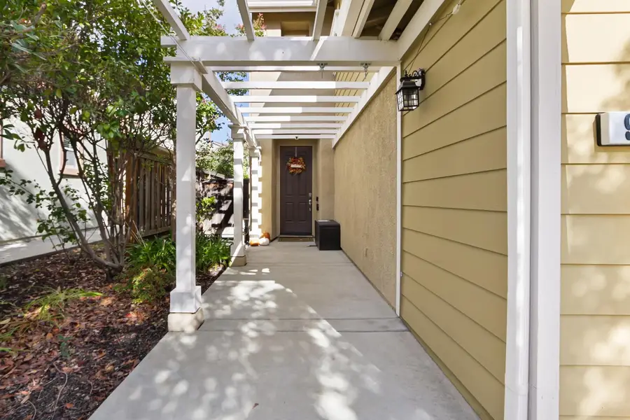 961 Campfire Circle, Rocklin, CA 95765 - Image #3
