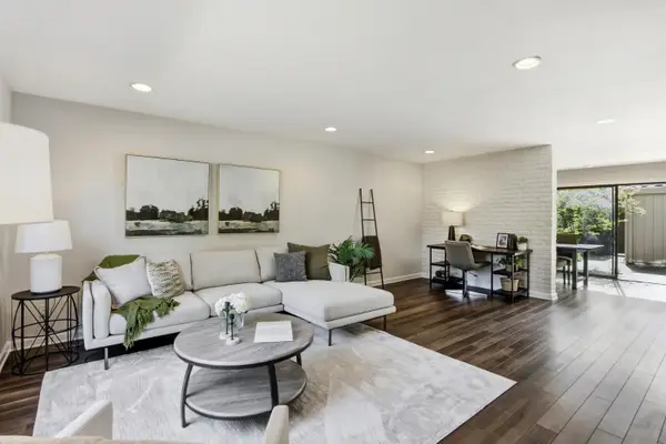 1055 Vanderbilt Way, Sacramento, CA 95825