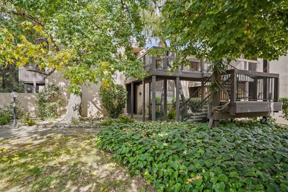 2201 Woodside Lane #10, Sacramento, CA 95825 - Image #1