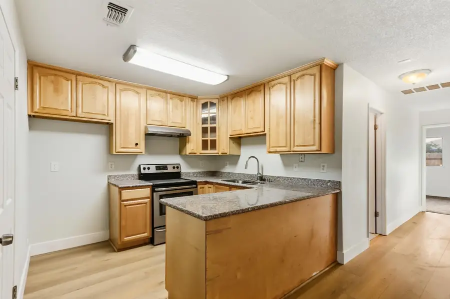 6690 Hometown Way, Sacramento, CA 95828 - Image #2