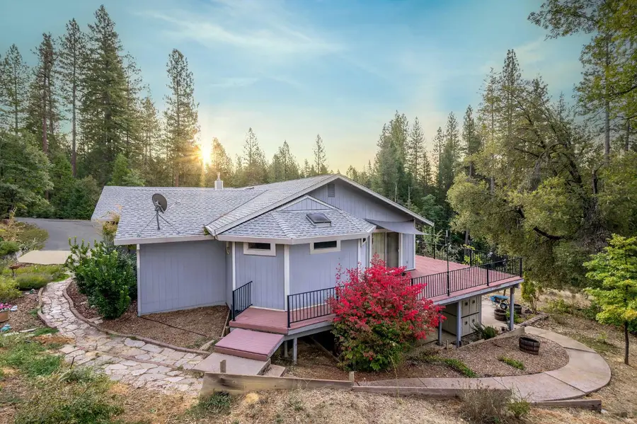 12401 Old Mine Road, Grass Valley, CA 95945 - Image #3