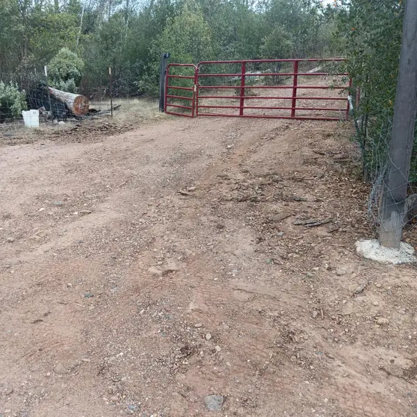 17795 Duck Canyon Rd, Igo, CA 96047