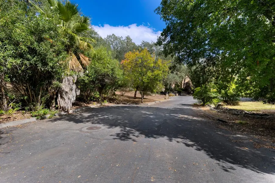 8739 Noland Lane, Fair Oaks, CA 95628 - Image #2