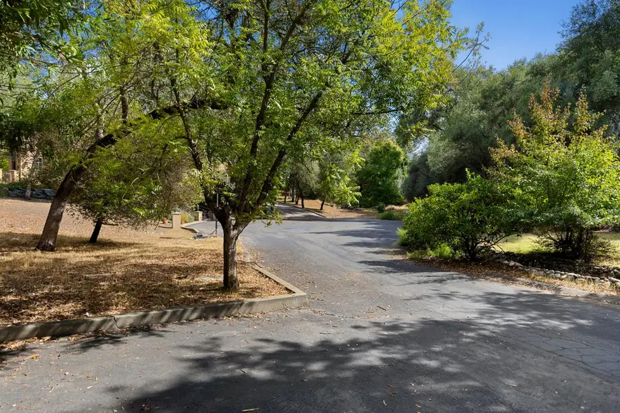 8739 Noland Lane, Fair Oaks, CA 95628 - Image #3