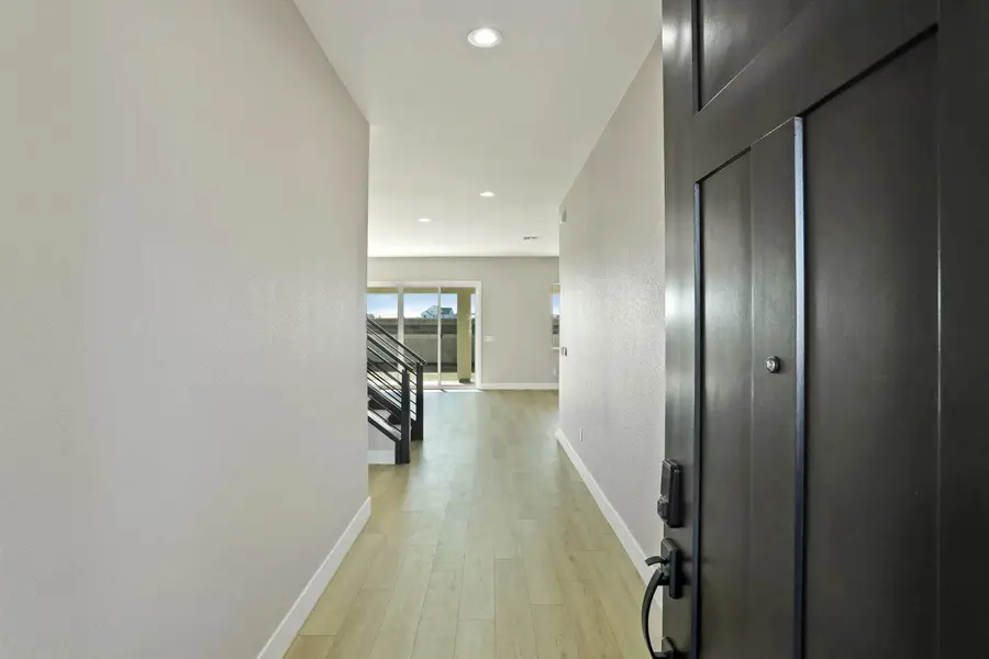 534 Vinal Drive, Manteca, CA 95337 - Image #2