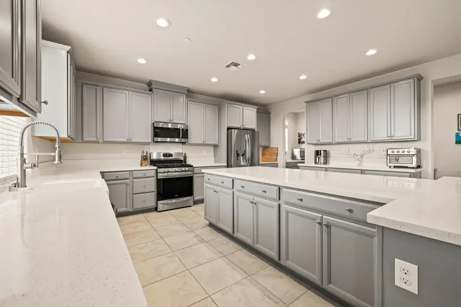 4040 Aura Way, Rancho Cordova, CA 95742 - #2