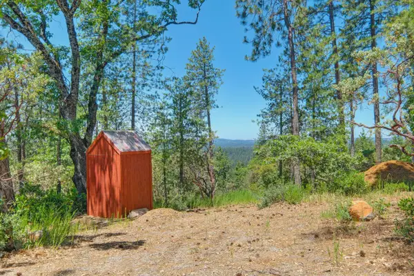 17200 Mountain View Drive, Applegate, CA 95703