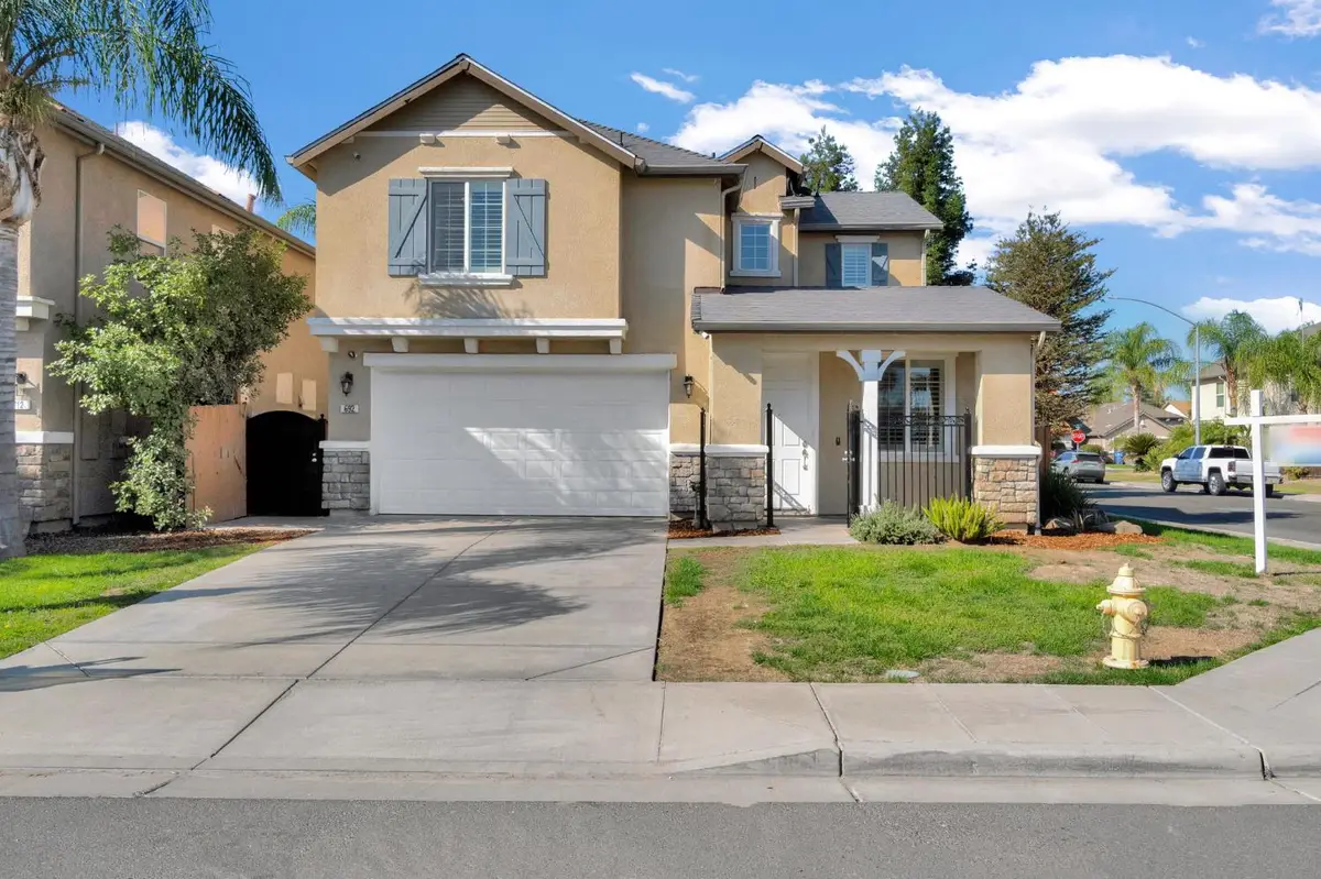 692 Blueberry Lane, Madera, CA 93638 - Image #1
