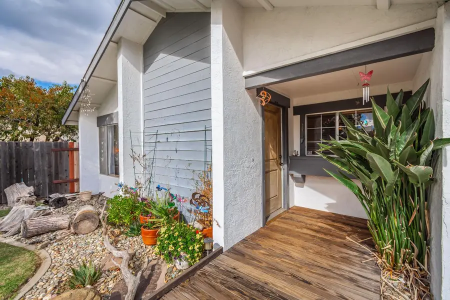 2266 River Trails Circle, Rancho Cordova, CA 95670 - Image #2