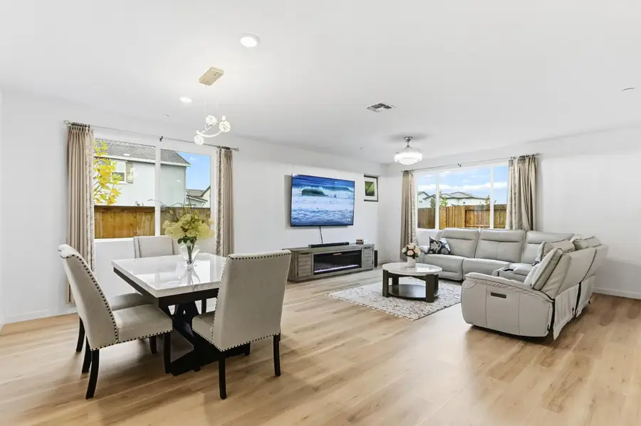 7640 Bracer Way, Sacramento, CA 95829 - Image #3