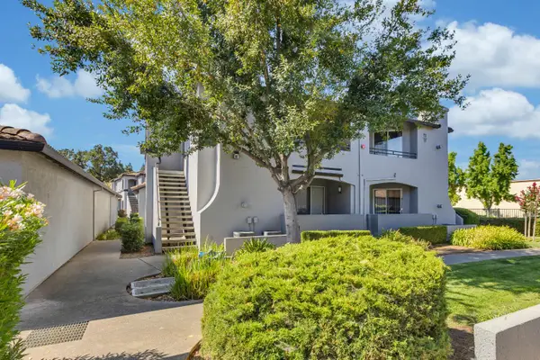 5201 Laguna Oaks Dr #12, Elk Grove, CA 95758