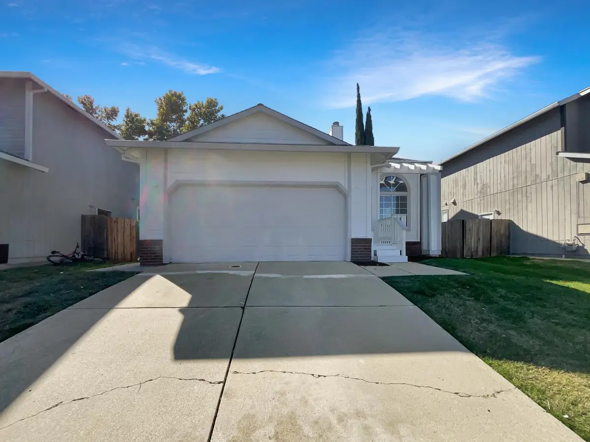 192 Creekside Circle, Sacramento, CA 95823 - Image #1