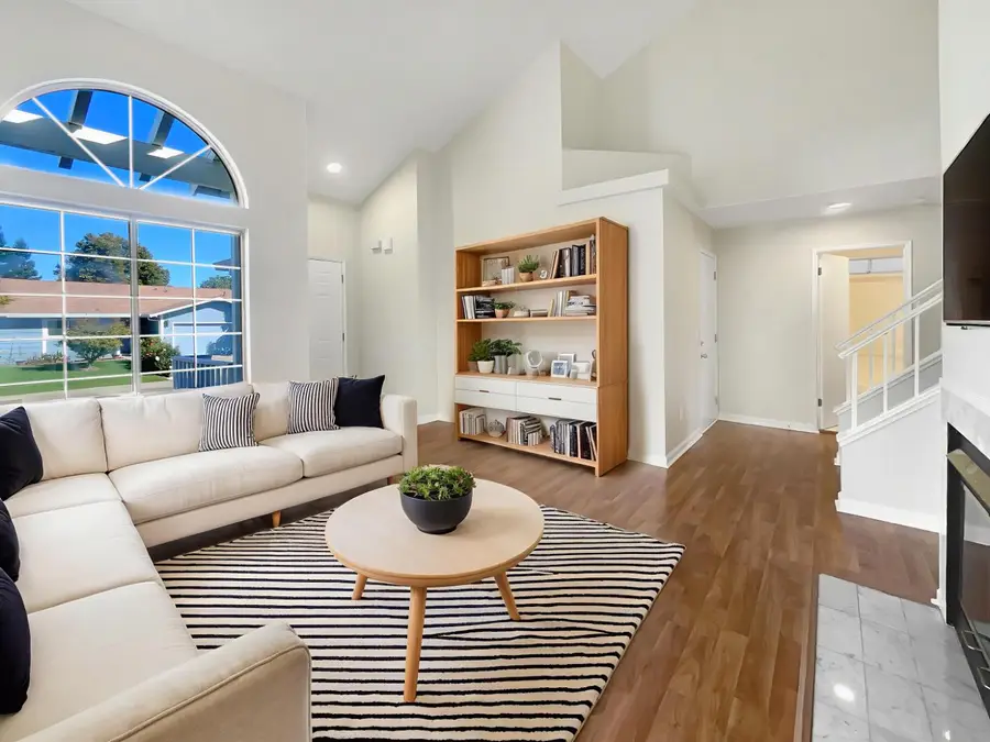 192 Creekside Circle, Sacramento, CA 95823 - Image #2