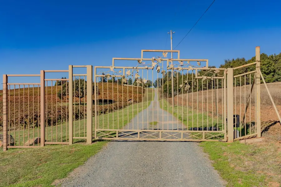 12551 Steiner Road, Plymouth, CA 95669 - Image #2