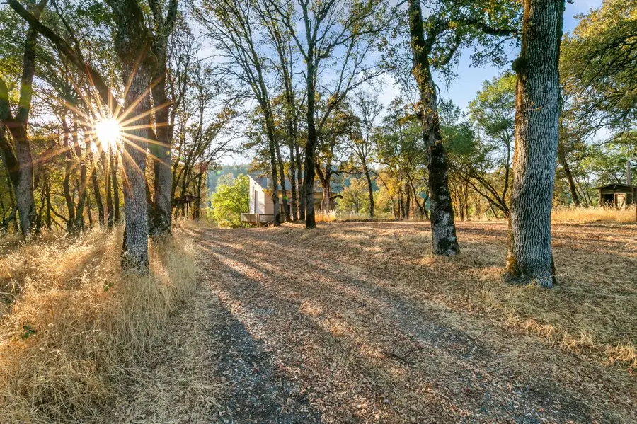 17500 Winding Oaks Road, Grass Valley, CA 95949 - Image #2