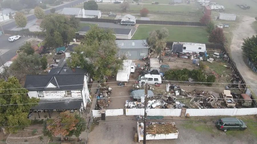 2306 W F Street, Oakdale, CA 95361 - Image #2