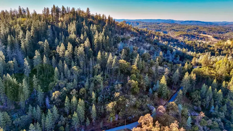 19225 Moroni Lane, Grass Valley, CA 95949 - Image #2