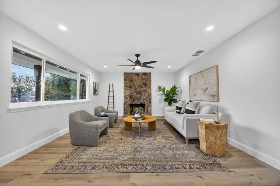 8561 Elaine Drive, Sacramento, CA 95828 - Image #2