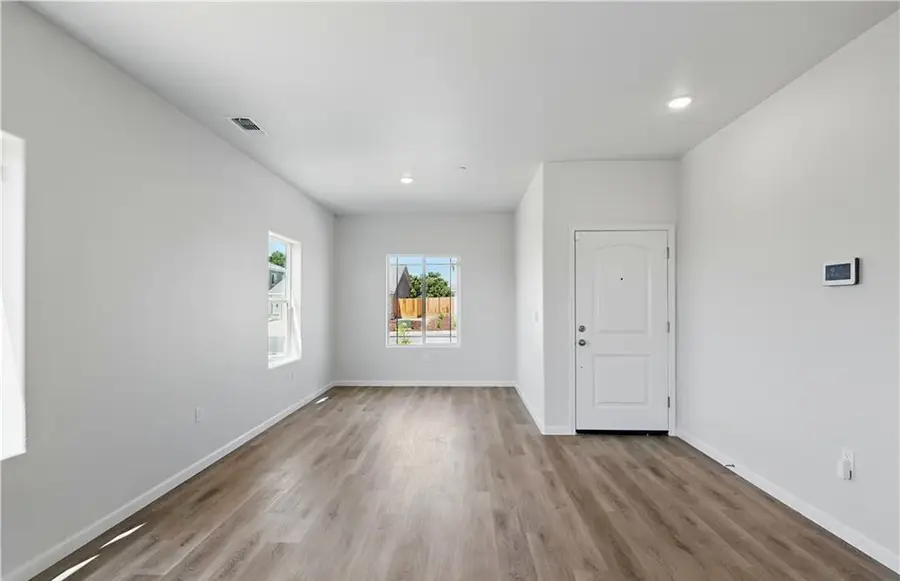 695 Valencia Court, Merced, CA 95341 - Image #2