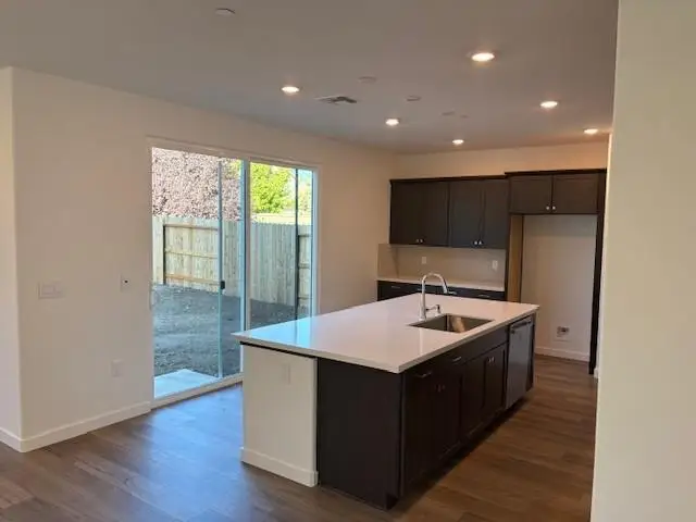 8469 Brushwood Way, Elk Grove, CA 95624 - Image #3