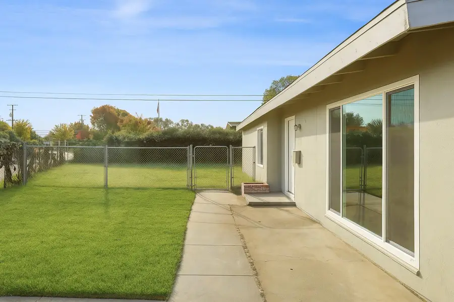 3903 Hogue Avenue, Stockton, CA 95204 - Image #3