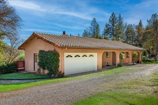 23188 Cottage Hill Drive, Grass Valley, CA 95949