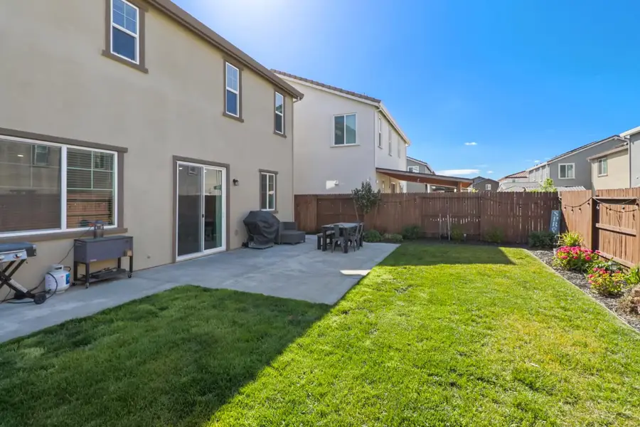 8000 Oxbow Landing Loop, Roseville, CA 95747 - Image #2