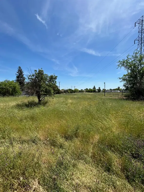 552 Main Avenue, Sacramento, CA 95838