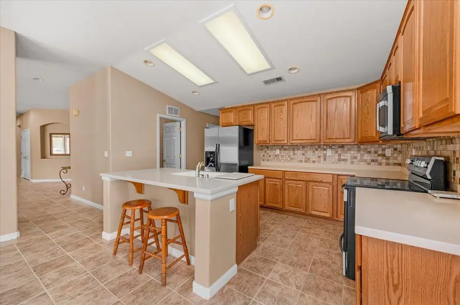 1947 Hampton, Hanford, CA 93230 - Image #3