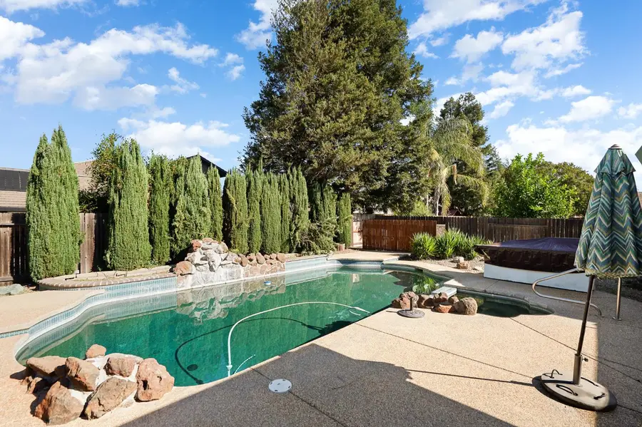 737 Lake Canyon Avenue, Galt, CA 95632 - Image #3