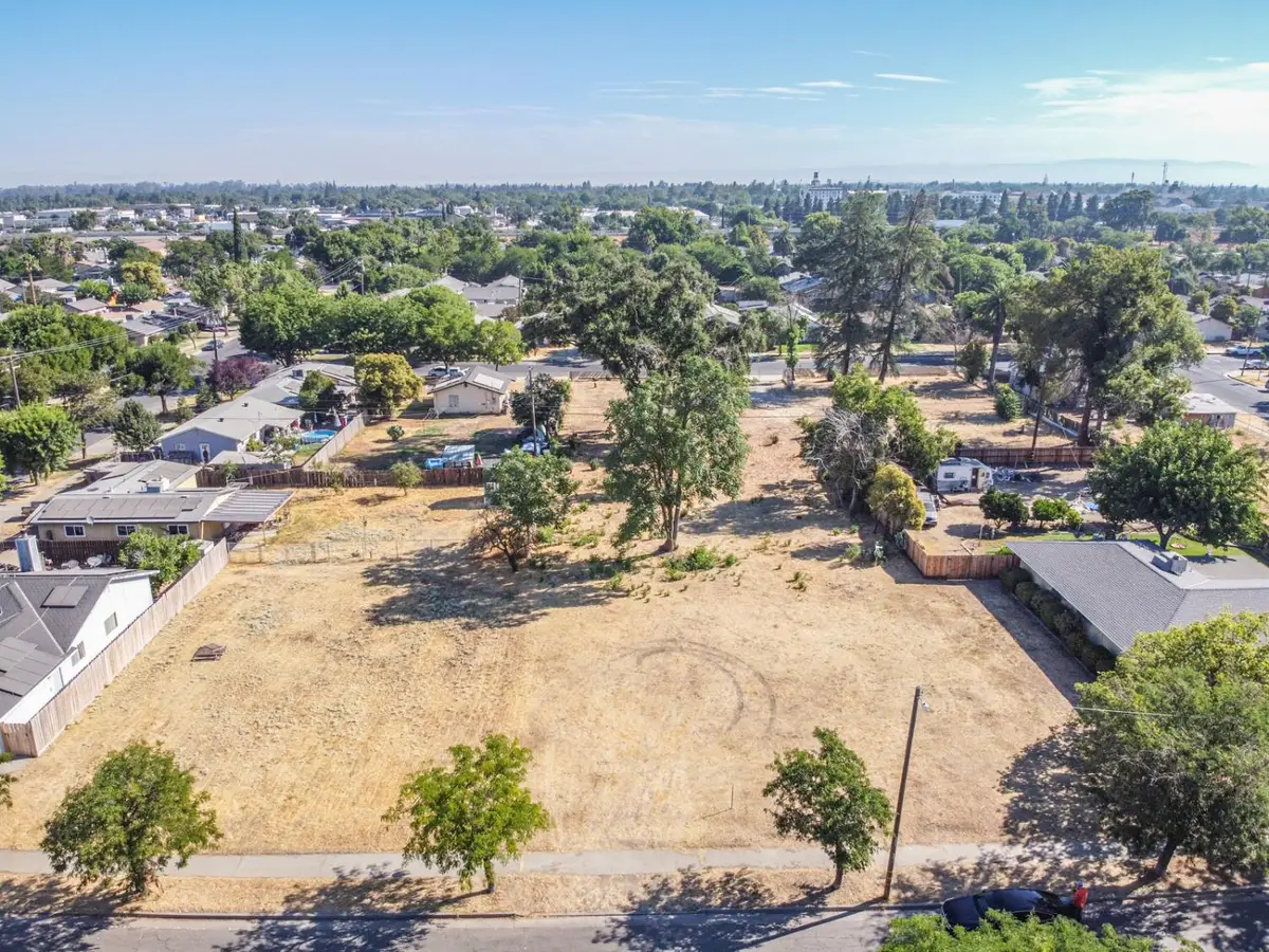 835 W 10th Street, Merced, CA 95341 - Image #1