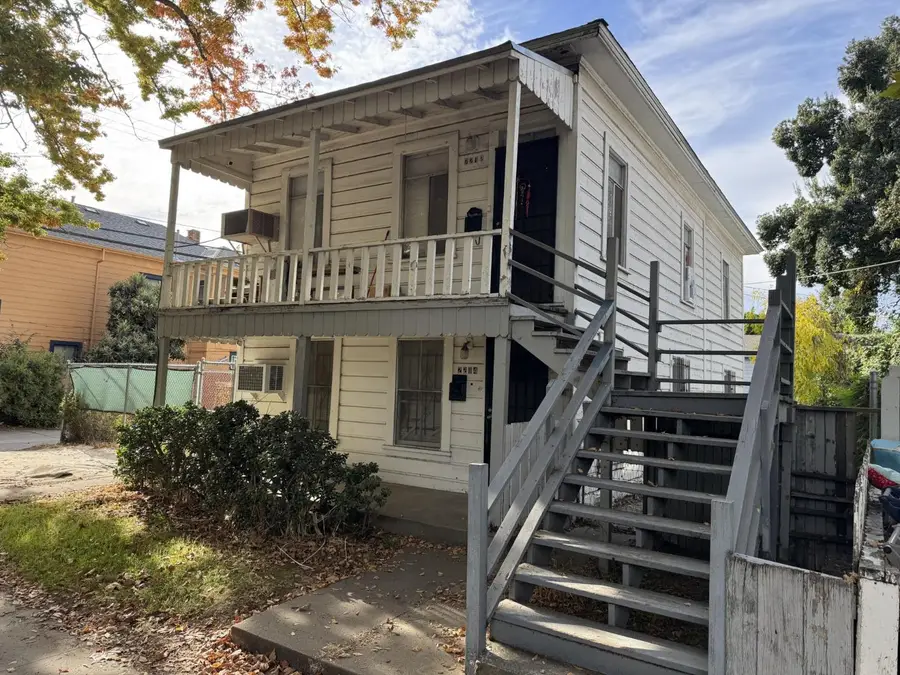 2212 11th Street, Sacramento, CA 95818 - #3