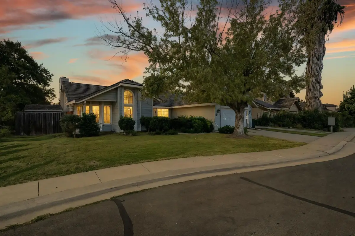229 Sandpiper Drive, Galt, CA 95632 - Image #1