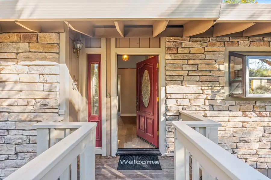 18330 Hummingbird Drive, Penn Valley, CA 95946 - Image #2