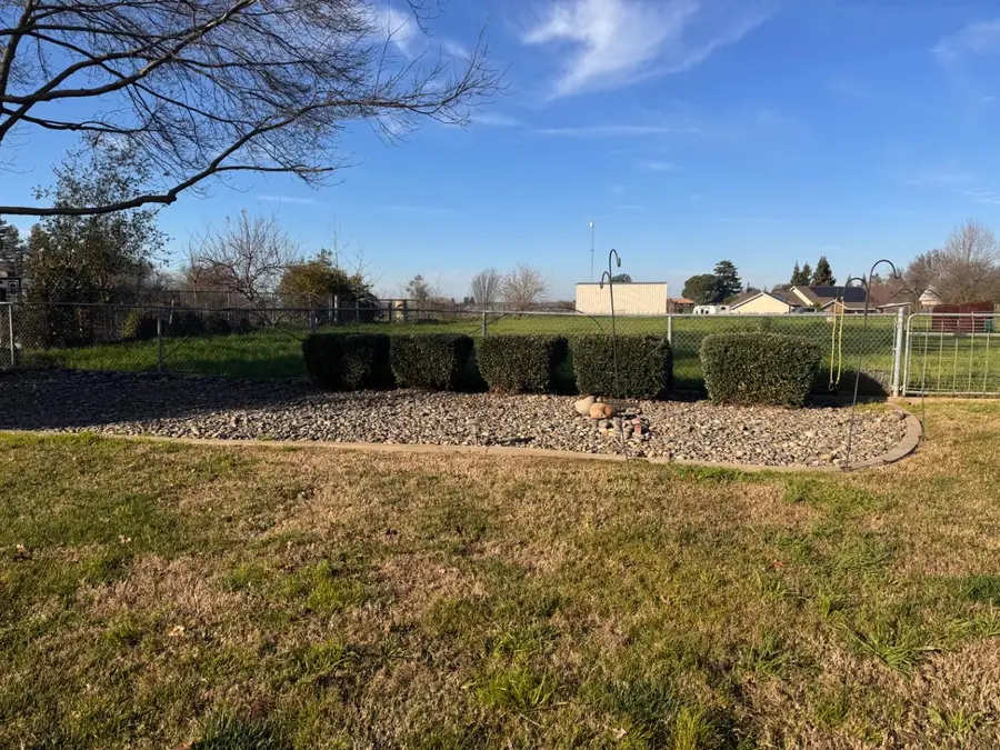 10901 Dixon Road, Oakdale, CA 95361 - Image #3