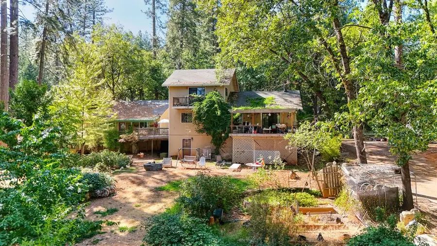 19170 Tiger Lily Lane, Grass Valley, CA 95945 - Image #2