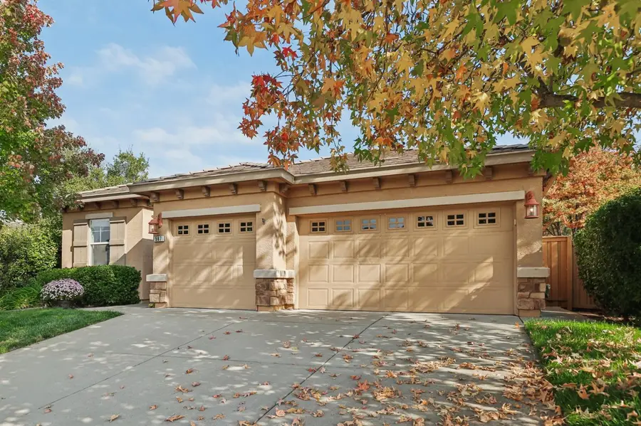 567 Hildebrand Circle, Folsom, CA 95630 - Image #2