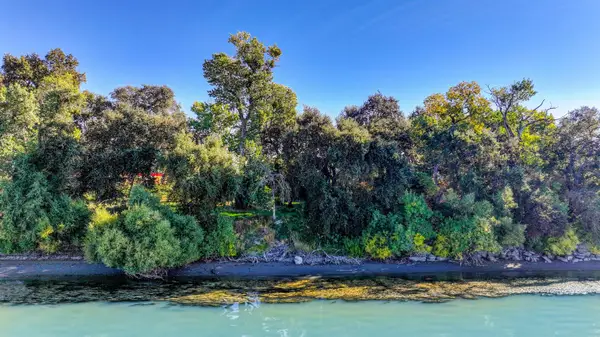 2707 Garden Highway, Sacramento, CA 95833