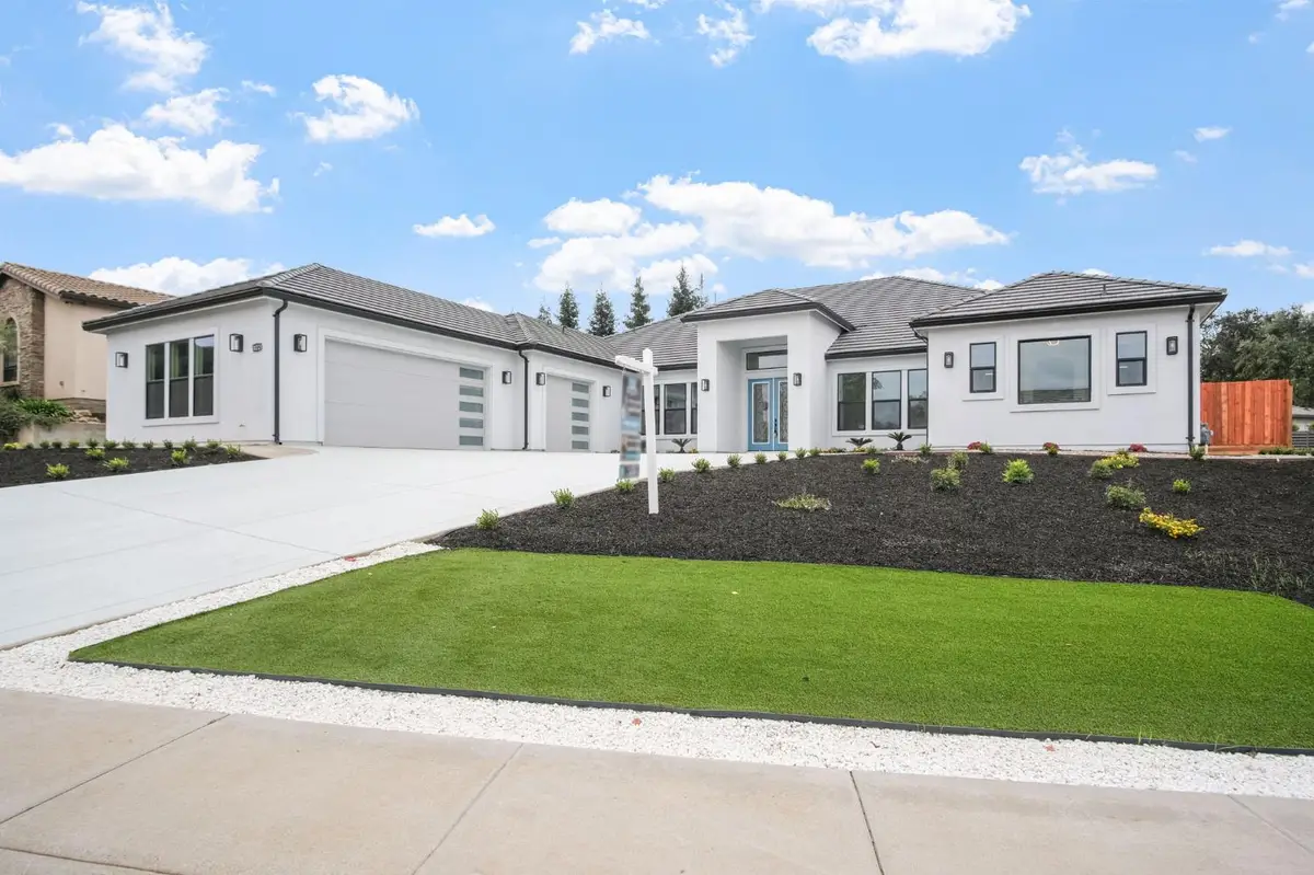 10221 Savannah Court, Oakdale, CA 95361 - Image #1