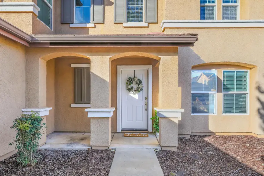 10125 Brian Kelly Way, Elk Grove, CA 95757 - Image #3