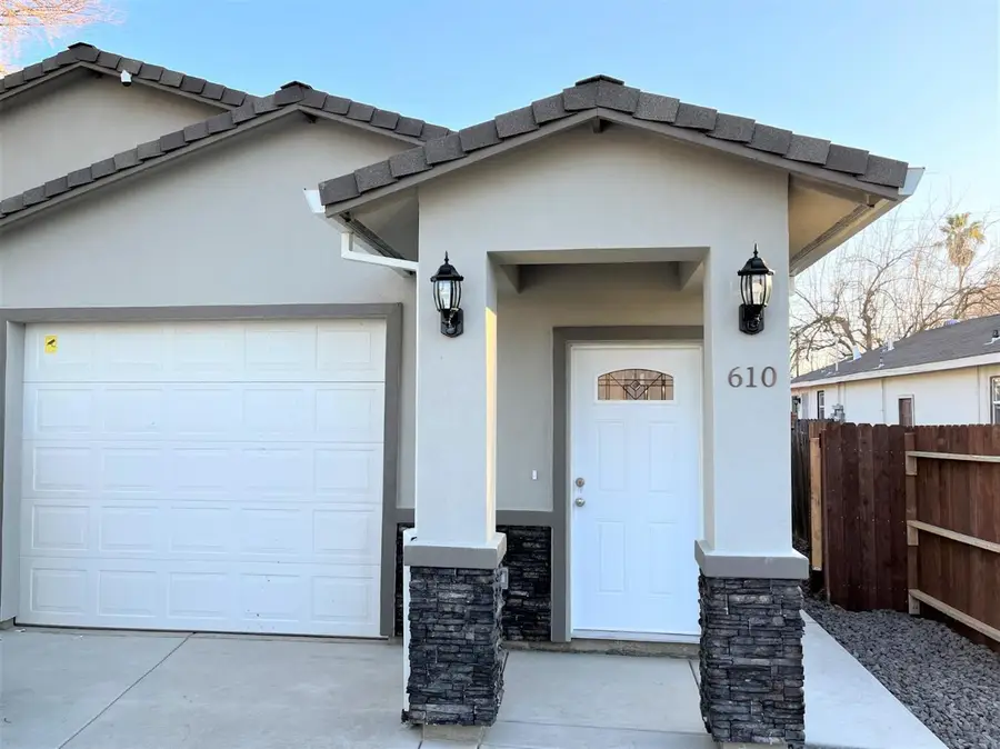 610 Santiago Avenue, Sacramento, CA 95815 - Image #2