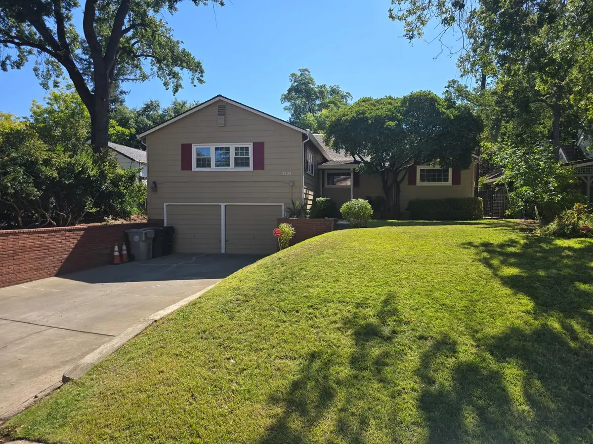 2124 Oxford, Sacramento, CA 95815 - Image #1